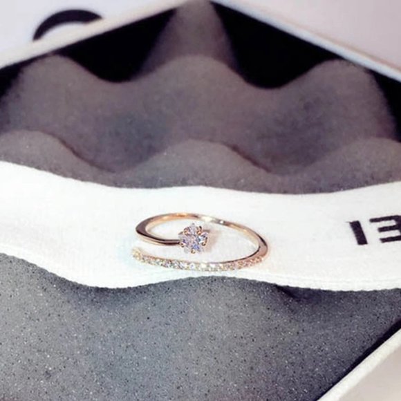 *NEW 18K Rose Gold Diamond Star Adjustable Ring - Picture 12 of 13